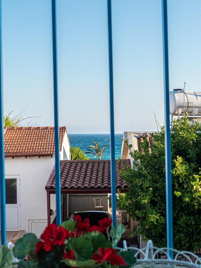 Greek Island Style 2 Bedroom Villa With Pool Next To The Sea Ларнака Экстерьер фото