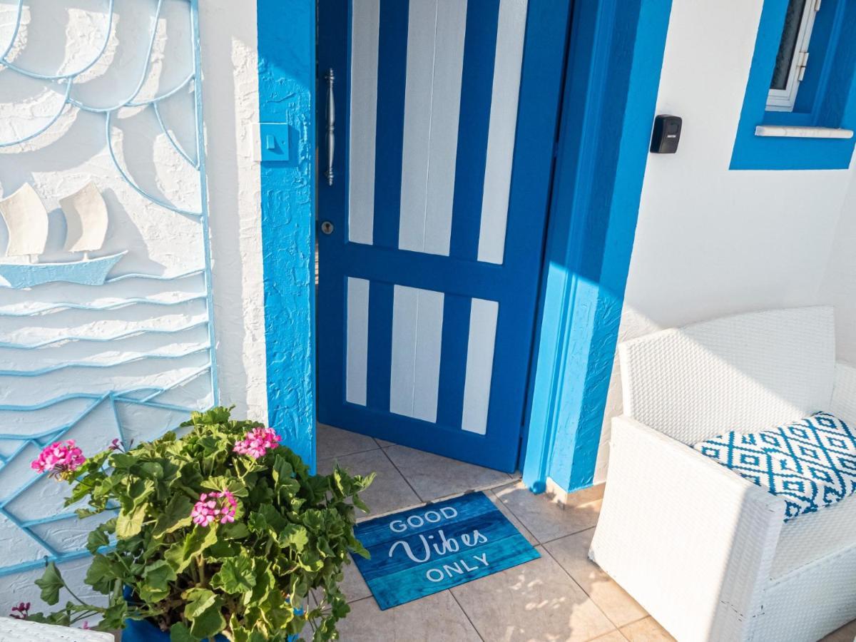 Greek Island Style 2 Bedroom Villa With Pool Next To The Sea Ларнака Экстерьер фото