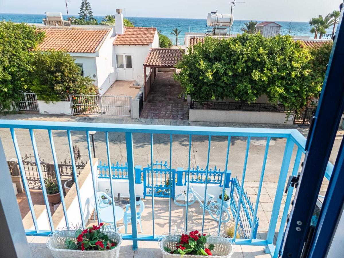 Greek Island Style 2 Bedroom Villa With Pool Next To The Sea Ларнака Экстерьер фото