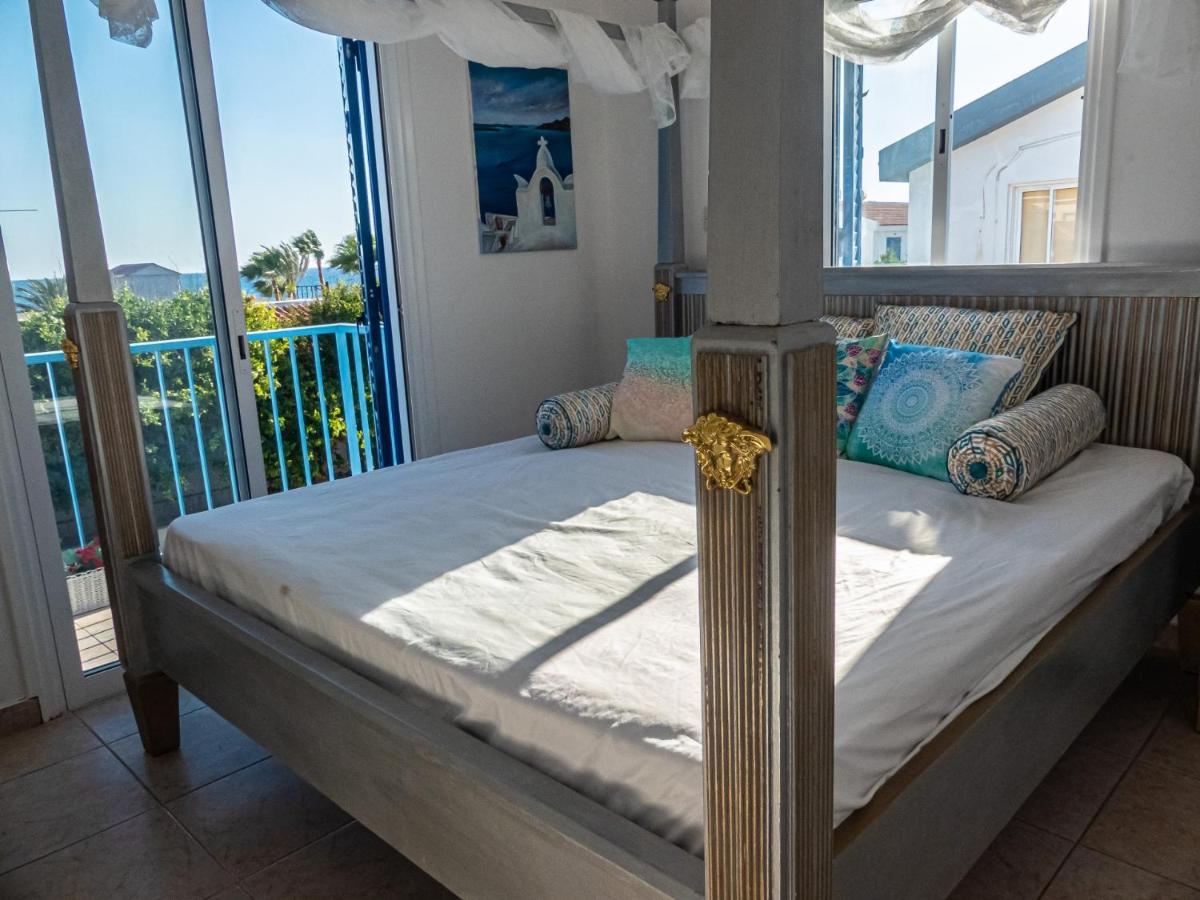 Greek Island Style 2 Bedroom Villa With Pool Next To The Sea Ларнака Экстерьер фото