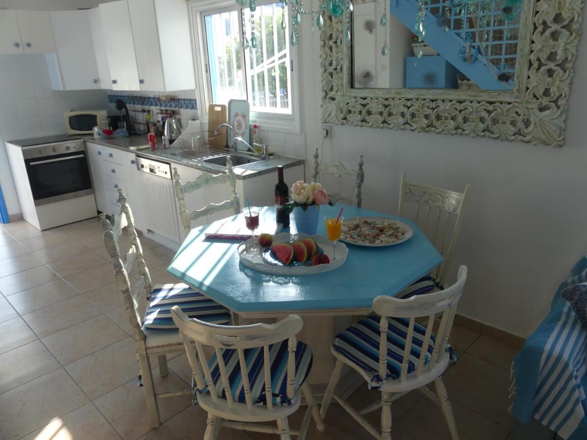 Greek Island Style 2 Bedroom Villa With Pool Next To The Sea Ларнака Экстерьер фото